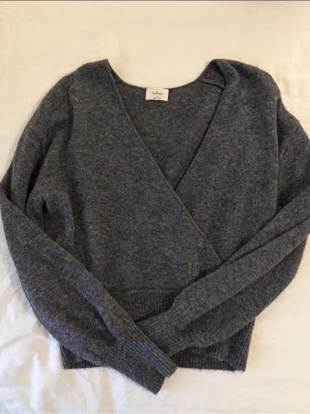 Aritzia Wilfred Charcoal Gray Crewneck Sweatshirt